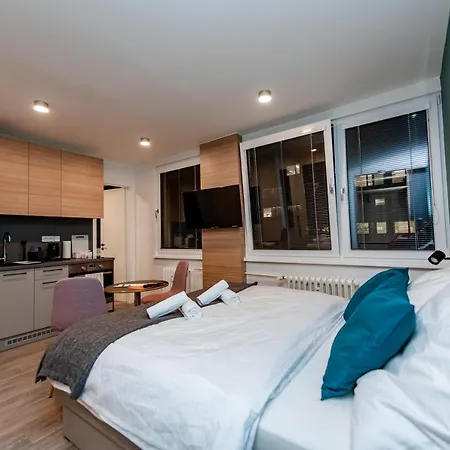 4u: Kampus Upstairs Apartment