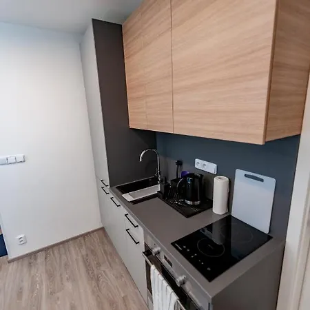 4u: Kampus Upstairs Apartment