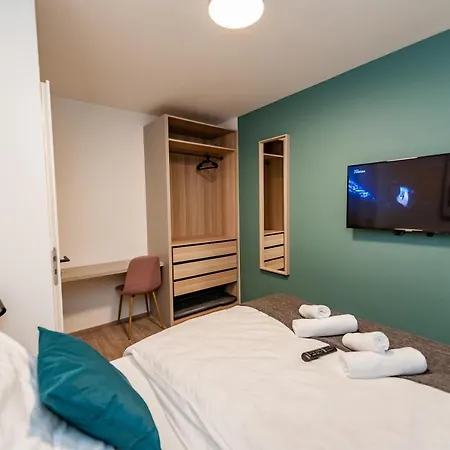 4u: Kampus Upstairs * Hradec Kralove